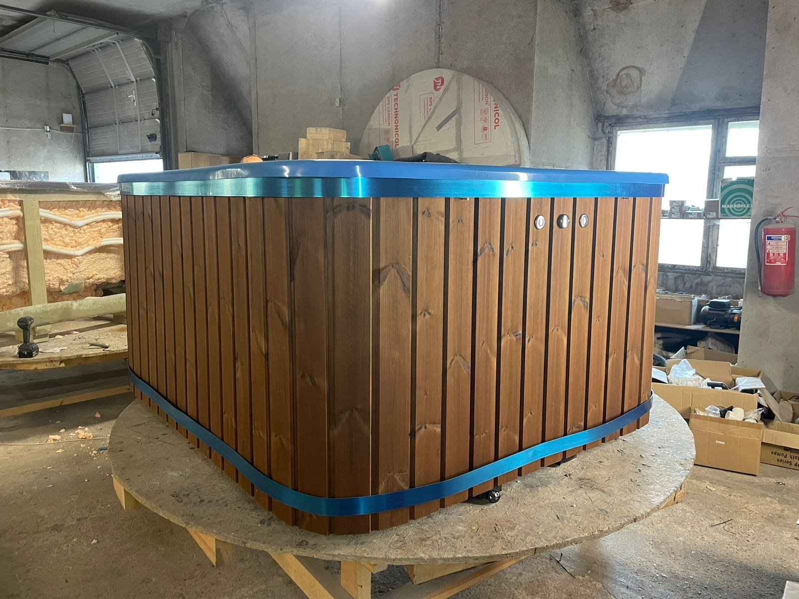Lauko KVADRATINIS akrilinis kubilas su gulima vieta (išorinė krosnelė) 2.04 x 2.04 m vidus / 2.20 m išorė (Kopija) - Image 4